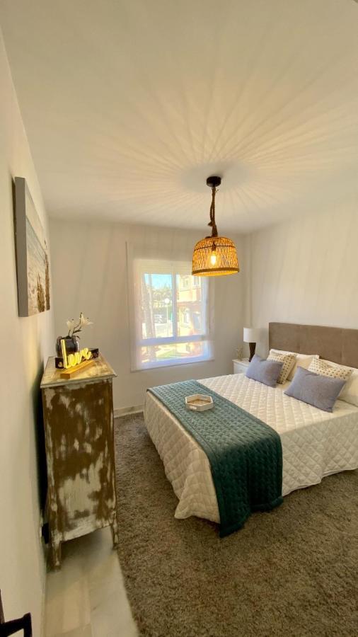 Ferienwohnung Ikram Front Beach Bermuda Beach Estepona Exterior foto