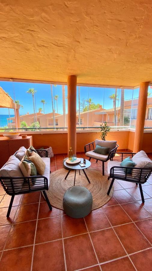 Ferienwohnung Ikram Front Beach Bermuda Beach Estepona Exterior foto