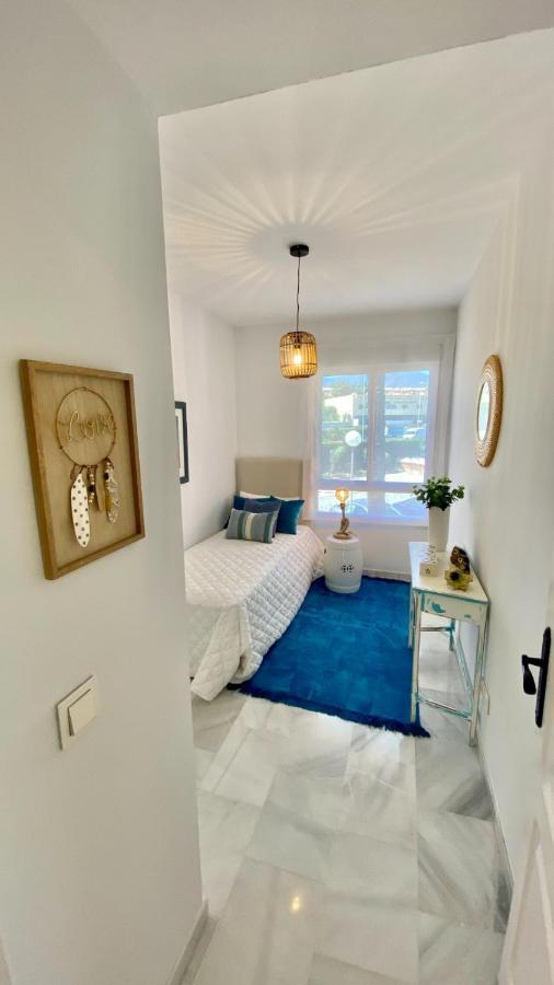 Ferienwohnung Ikram Front Beach Bermuda Beach Estepona Exterior foto
