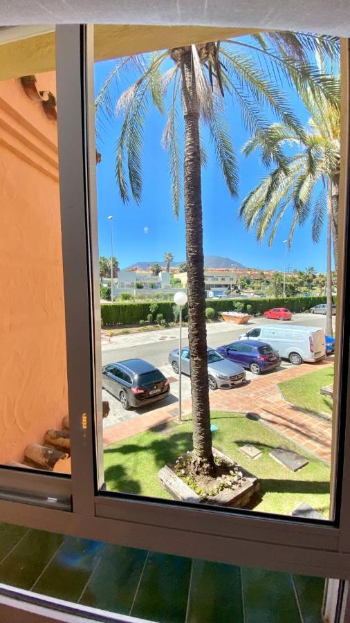 Ferienwohnung Ikram Front Beach Bermuda Beach Estepona Exterior foto