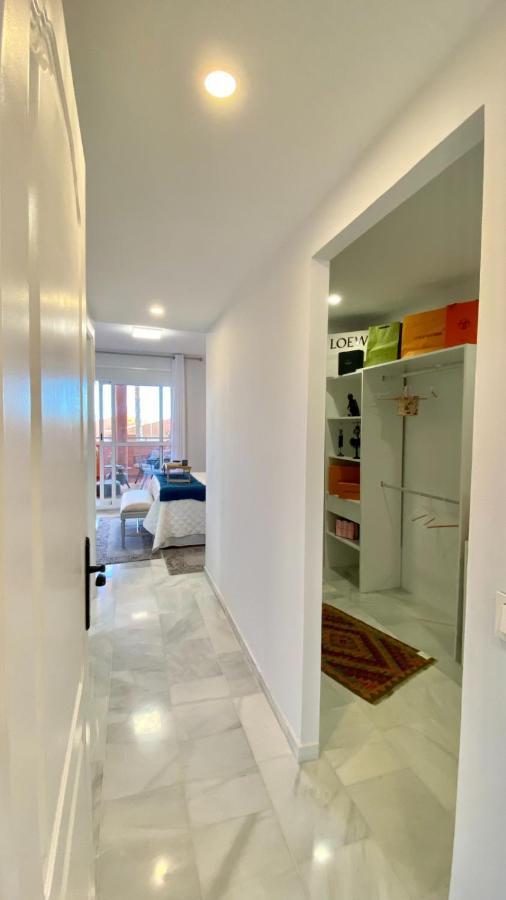 Ferienwohnung Ikram Front Beach Bermuda Beach Estepona Exterior foto