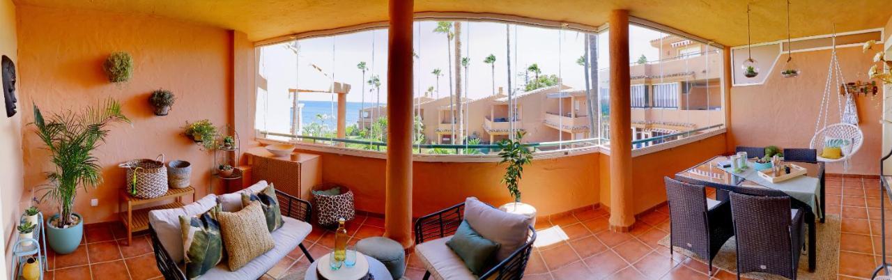 Ferienwohnung Ikram Front Beach Bermuda Beach Estepona Exterior foto